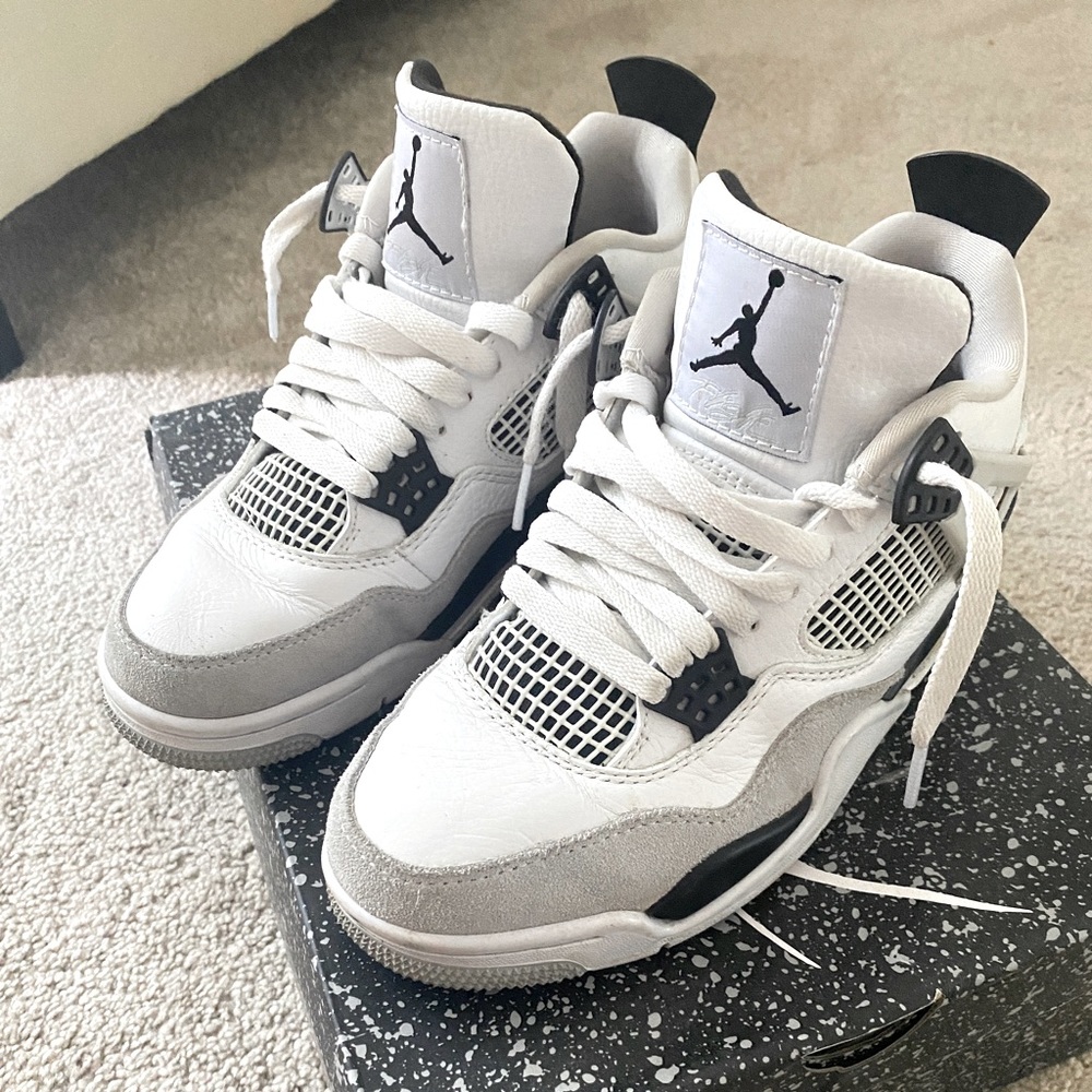 Jordan 4s Military Black Size US 5.5